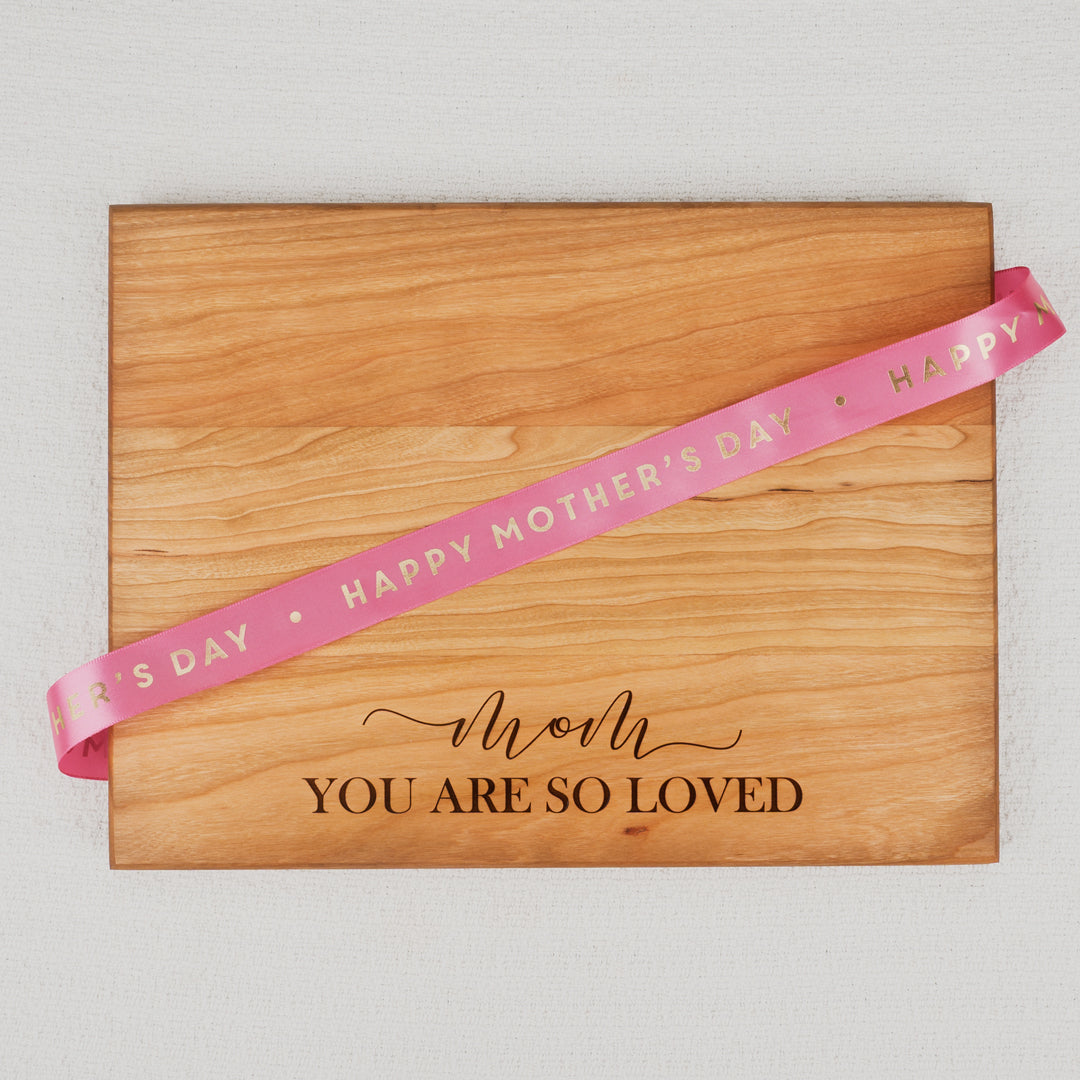Classic Red Tin & Mother's Day Cheeseboard Collection