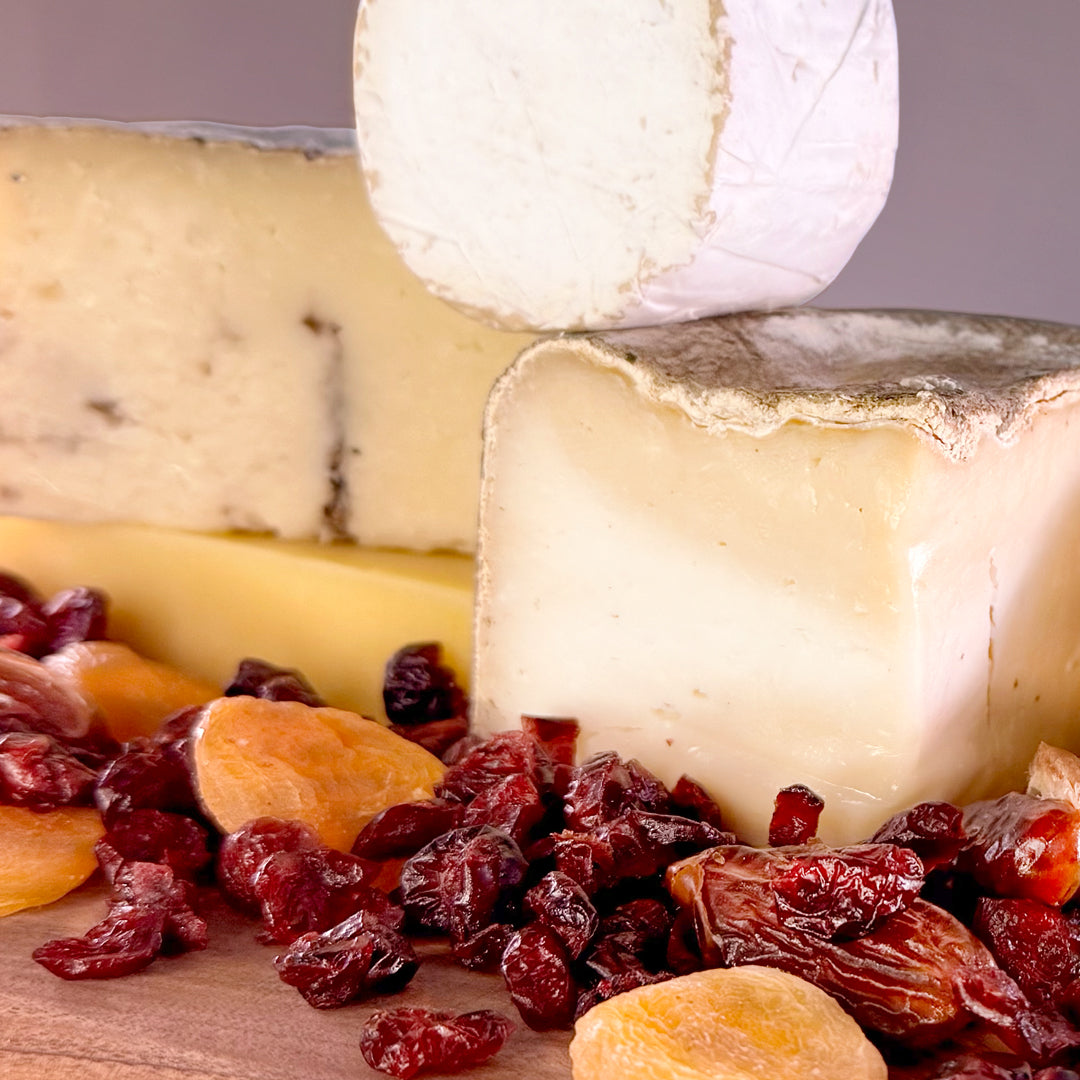 Artisanal cheese gift basket - Classic Red Tin Collection, cheeses 01